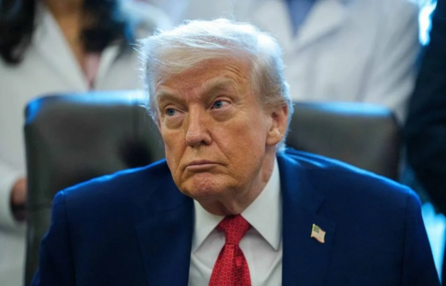 Tramp: ABŞ digər ölkələri Venesuelada neft çıxarmağa dəvət edir