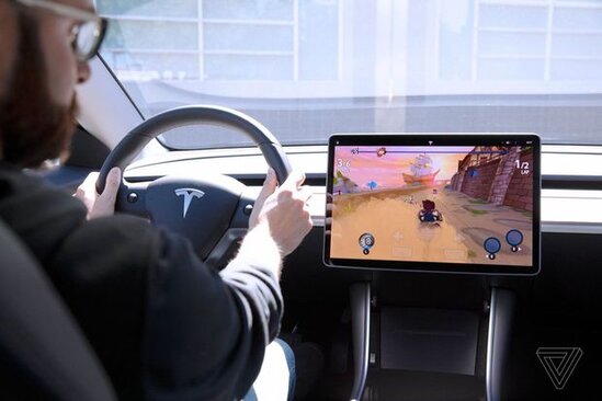 "Tesla" elektomobillərində kompüter oyunları quraşdırılacaq