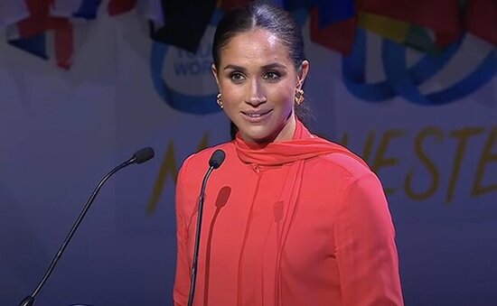 7 dəqiqəlik çıxışında 54 dəfə özü haqqında danışdı