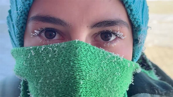 Buz bağlayan Kür çayı, kirpikləri donan sakinlər: 34 dərəcə şaxtanın yaşandığı Ardahandan görüntülər - FOTO