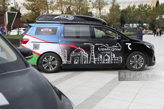 Özbək bloqçu: "Bakı o qədər gözəldir ki, getmək istəmirsən"