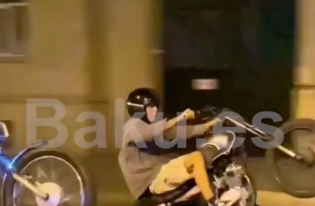 Şəhərin mərkəzində motosiklet sürücüləri təhlükəli vəziyyət YARATDILAR