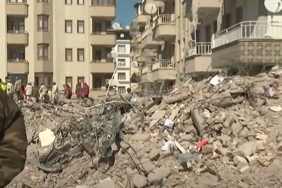 Baku TV Malatyada: Dağıntılar altındakı azərbaycanlı tələbələrdən xəbər var - CANLI YAYIM