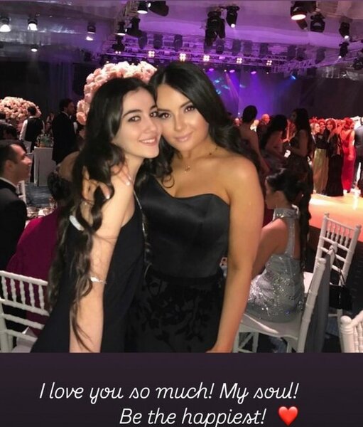 Polad Bülbüloğlu xanımı və qızı ilə - Foto