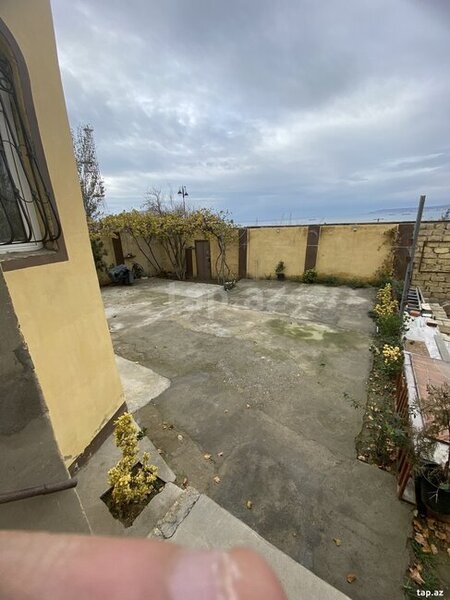 TƏCİLİ HƏYƏT EVİ SATILIR - FOTOLAR