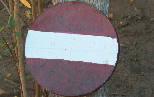 Ərini basdırdığı yerə "giriş qadağandır" nişanı qoyubmuş - Video