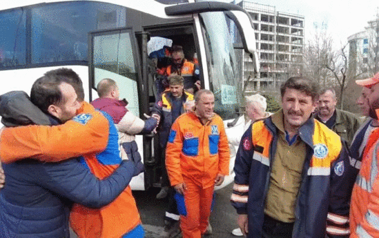 Tutuquşunun uçuşu ana və qızını həyatda tutdu