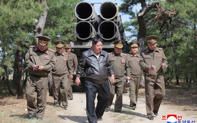 Kim Çen In ordunu müharibəyə hazır olmağa çağırıb