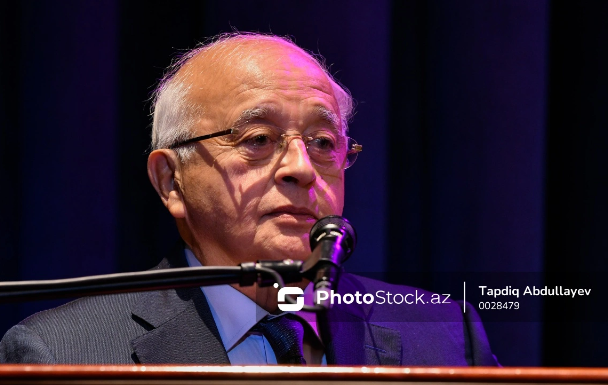 Yazıçı Elçin Əfəndiyev vəfat edib