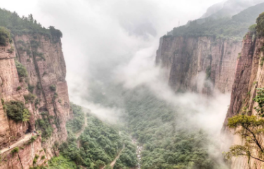 Burdan keçmək cəsarət istəyir - Dünyanın ən təhlükəli yolu (FOTO)