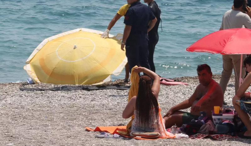 Dənizdə sahilə vurmuş kişi meyiti tapıldı