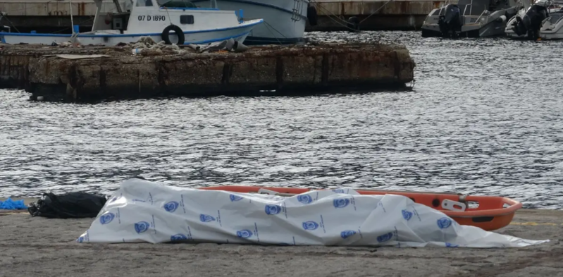 Dənizdə naməlum kişi meyiti tapıldı