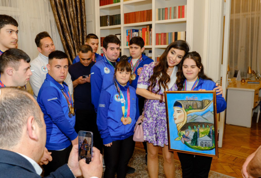 Leyla Əliyeva Azərbaycan Autizm Assosiasiyasının idmançı uşaqları ilə görüşüb - FOTO