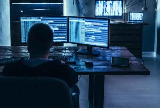 İT və kibertəhlükəsizlik üzrə mütəxəssis hazırlığı ilə kimlər məşğuldur ?