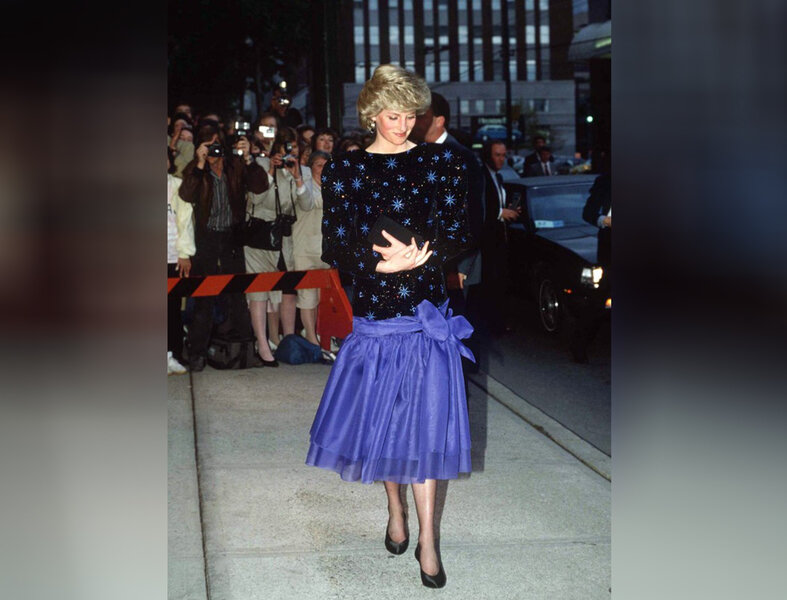 Şahzadə Diananın paltarı hərracda rekord qiymətə satıldı - FOTO