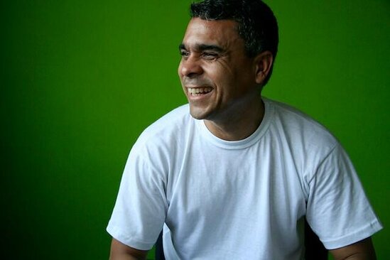 Müəllimi üçün axıtdığı göz yaşları ilə məşhurlaşan "küçə uşağı"... - FOTO