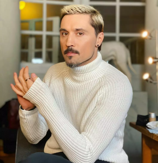 "Avroviziya" qalibi koronavirusa yoluxdu