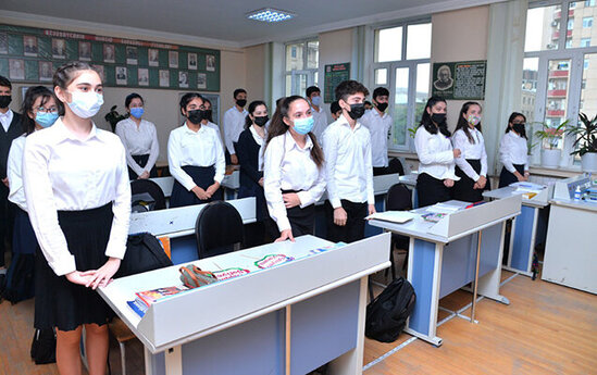 Bakıda bir sinif distant təhsilə keçirildi