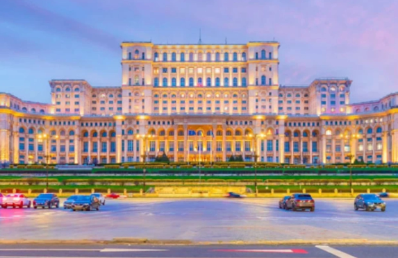 Dünyanın ən ağır binası hər il altı millimetr dərinə gedir