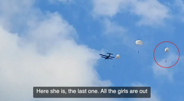 Ad günündə təyyarədən TULLANDI: Paraşütü açılmadığı üçün AĞACA ÇIRPILDI - VİDEO