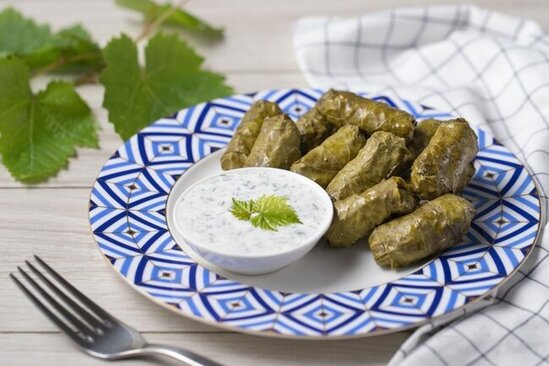 Dolmanın yanında qatıq yemək qana dəmirin sovrulmasını əngəlləyir?