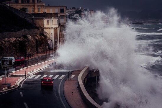 Türkiyədə qırmızı kodlu XƏBƏRDARLIQ! Məktəblər bağlandı