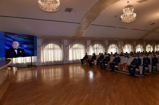 DSX-nin rəhbər heyəti Heydər Əliyevin məzarını ziyarət etdi - FOTO