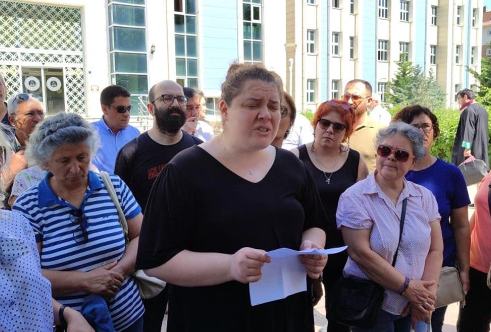 Keçmiş tələbəsi tərəfindən təhdid edilən akademik: "7 aydır evimdən çıxa bilmirəm"