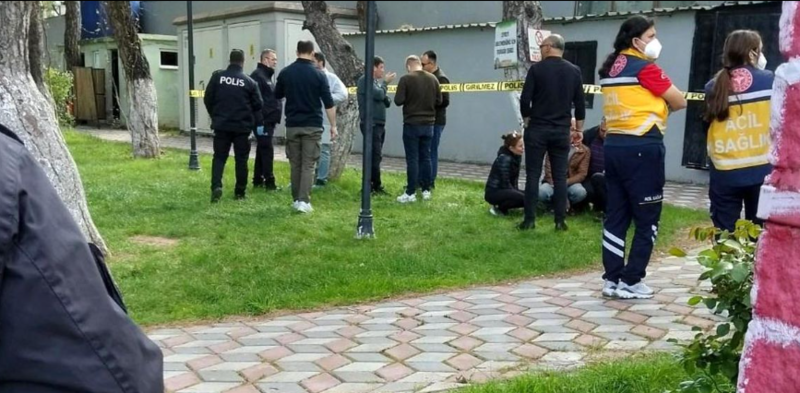 Toy salonunun anbarında meyit tapılıb