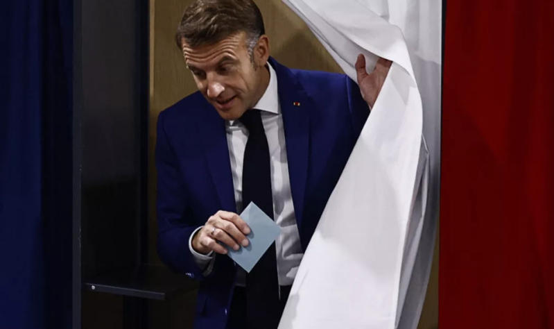 Fransada Makronun istefası üçün şərt qoyulub