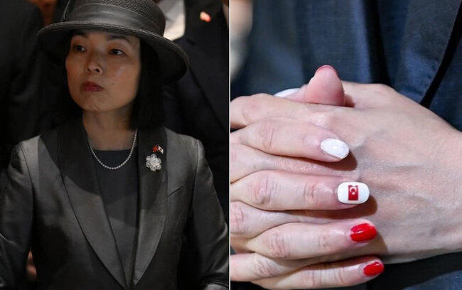 Atatürkün məzarına getdi - Dırnaqları müzakirə olundu