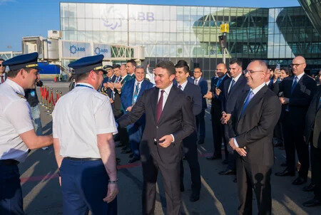 AZAL-ın ilk yeni nəsil "Airbus A321neo" təyyarəsi Bakıya çatdı