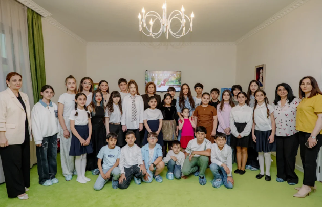 Leyla Əliyeva və Alyona Əliyeva Sosial Reabilitasiya Mərkəzini ziyarət ediblər