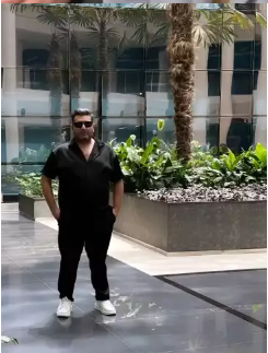 Xəstəxanadan evə buraxılan Elcanın görüntüsü