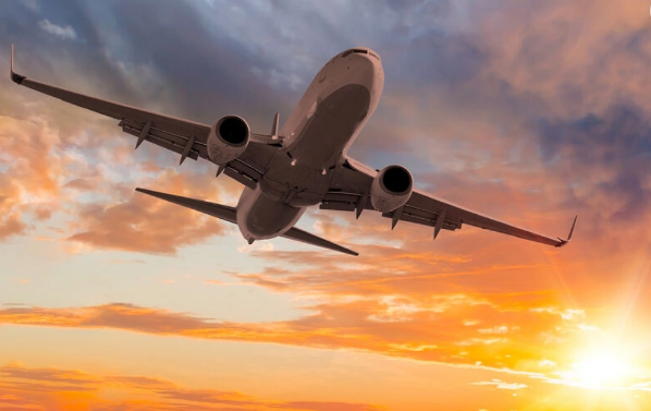 İki aviaşirkət Moqadişuya uçuşları dayandırır