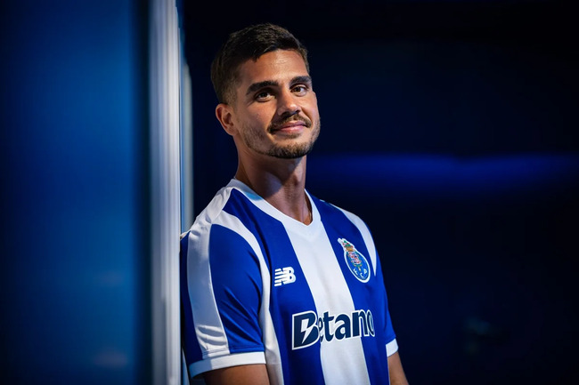 "Portu" Andre Silva ilə müqavilə imzalayıb