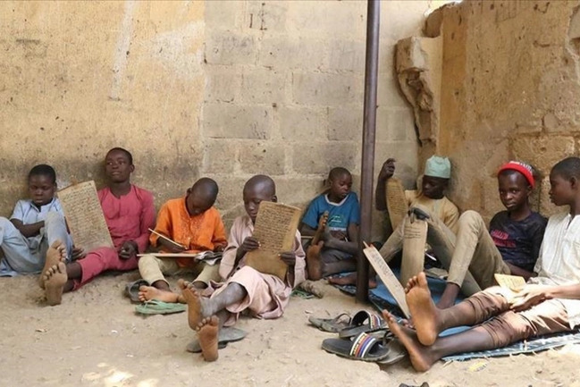 Nigeriyada terrorçular tərəfindən oğurlanan məktəblilərdən 50-si qaçıb