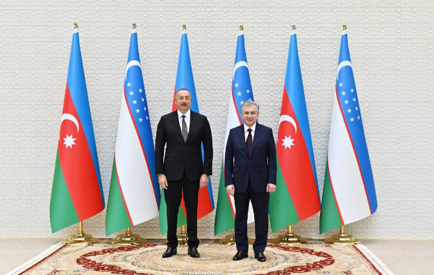 Şavkat Mirziyoyev İlham Əliyevə zəng etdi