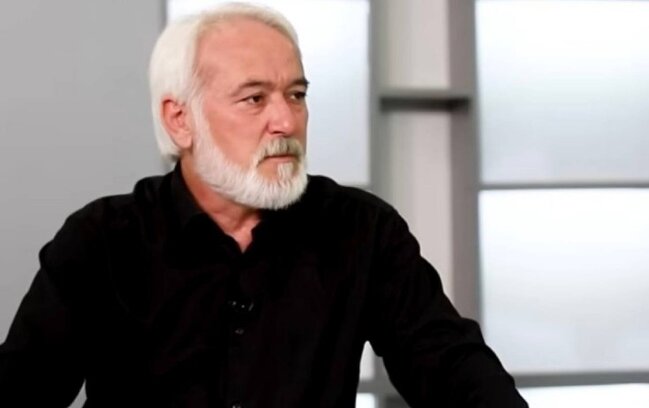 "Əxlaqsızlıq edən sənətçiləri, TikTok-da özünü satanları qınamıram"