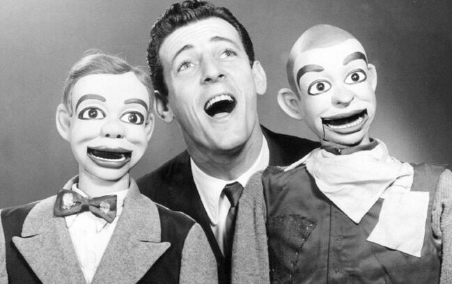 Kukla "danışdıran" adamlar...