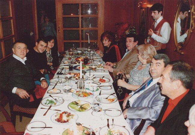 Emin ailəsinin Müslüm Maqomayevlə fotolarını yayımladı