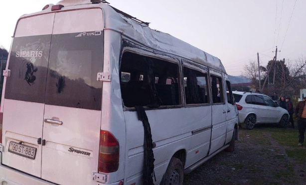 Astarada AĞIR QƏZA: Sərnişin avtobusu aşdı, ÖLƏNLƏR VAR