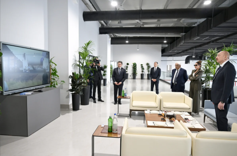 Prezident İlham Əliyev Milli Aviasiya Akademiyasında Beynəlxalq Təlim Mərkəzinin açılışında iştirak edib - FOTO