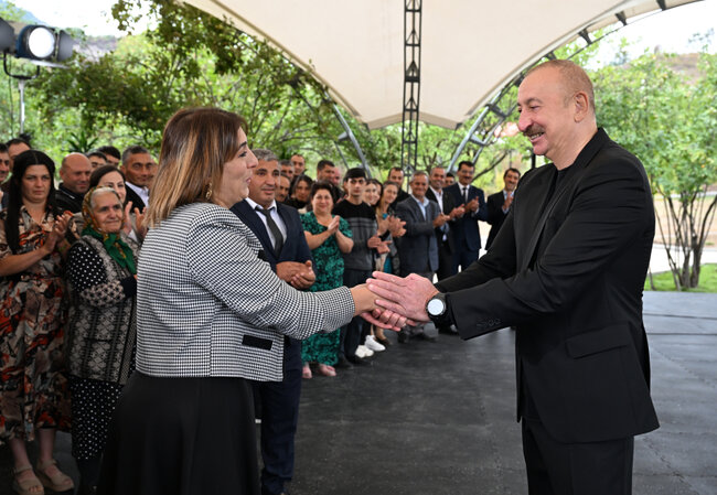 Prezident Xocalı sakinləri ilə görüşdü - Fotolar