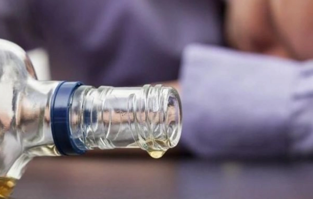 Arıqlamaq üçün sirkə turşusu içən Sumqayıt sakini öldü