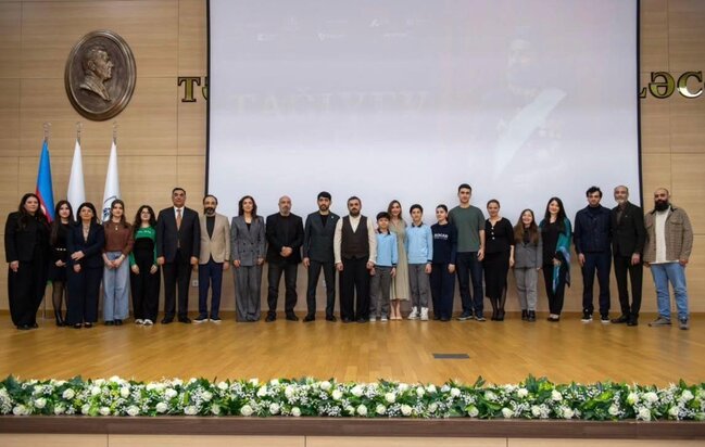 Arzu Əliyeva Bakı Ali Neft Məktəbində - Fotolar