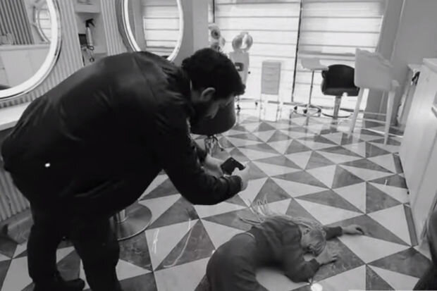 Qayınatasını bıçaqlayan kişi ailəsindən pul alıb keçmiş arvadını öldürdü - VİDEO