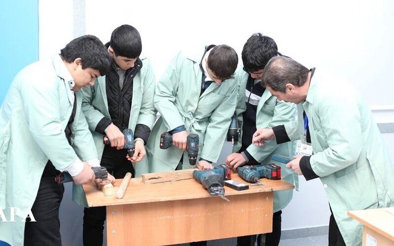 Nazir: "Bəziləri peşə məktəblərinə təqaüd almaq üçün gəlməyə çalışır"