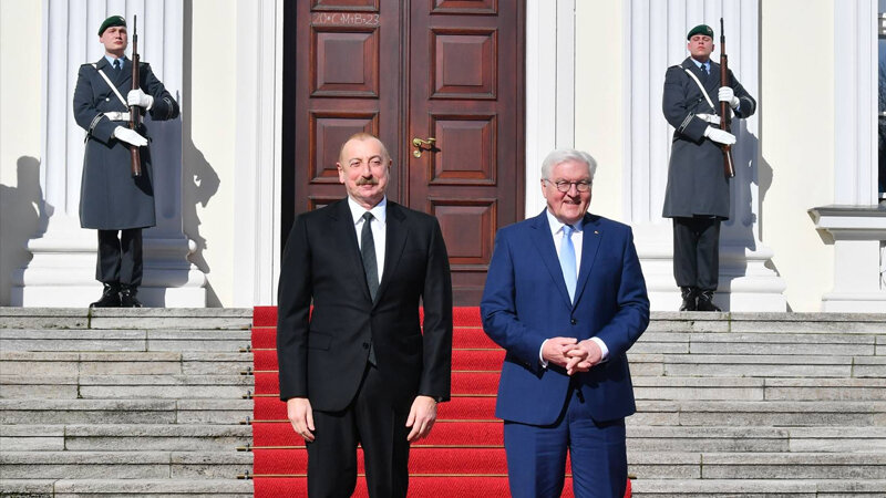 Prezidentlərin təkbətək görüşü keçirilir (YENİLƏNİR)