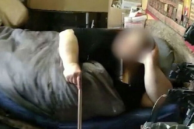 10 il evindən çıxmayan rusiyalı kişini təxliyə etmək üçün unikal əməliyyat - VİDEO